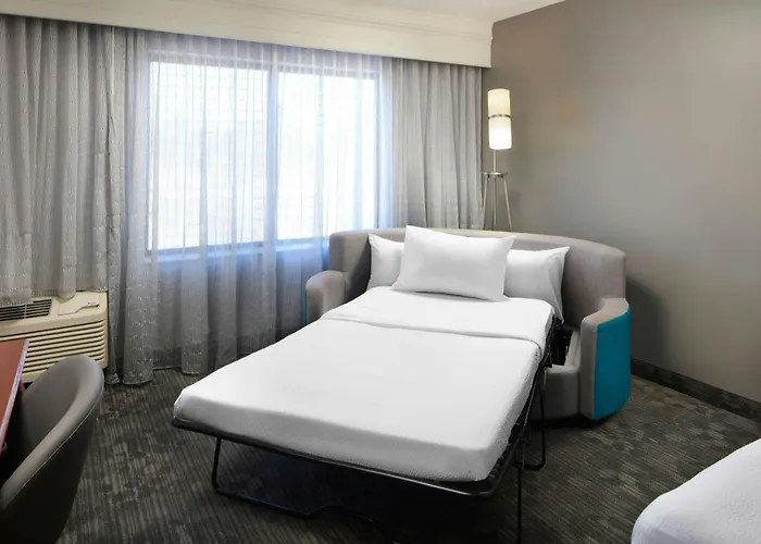 Courtyard Newark Granville