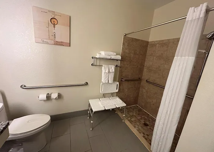 Best Western Plus Paper Valley Hotel