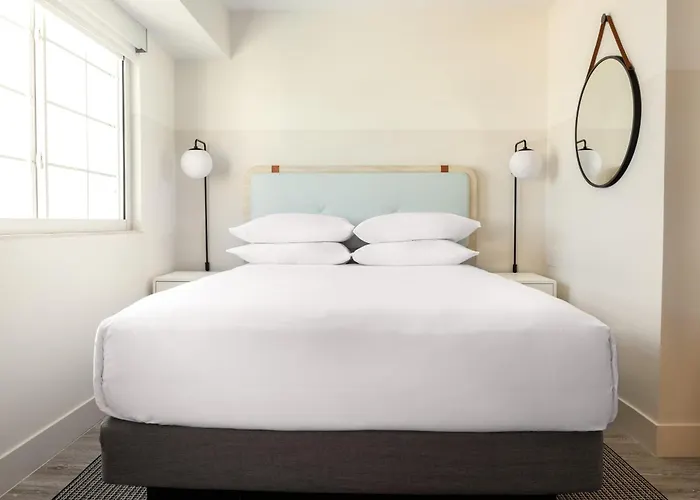 Hampton By Hilton Grand Cayman Seven Mile Beach