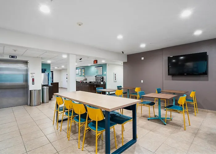 Garner Hotel Gonzales By Ihg