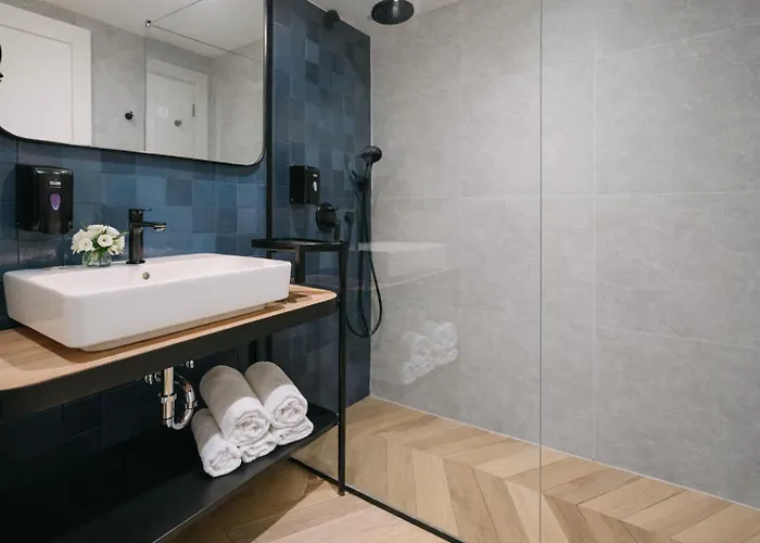 Hotel Hedonic