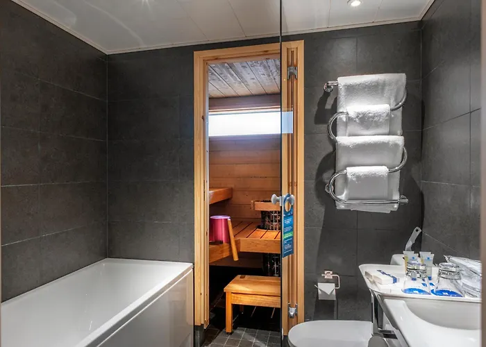 Star Arctic Hotel & Activities