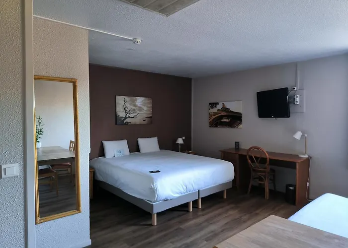 Kyriad Hotel Montpellier Centre Antigone