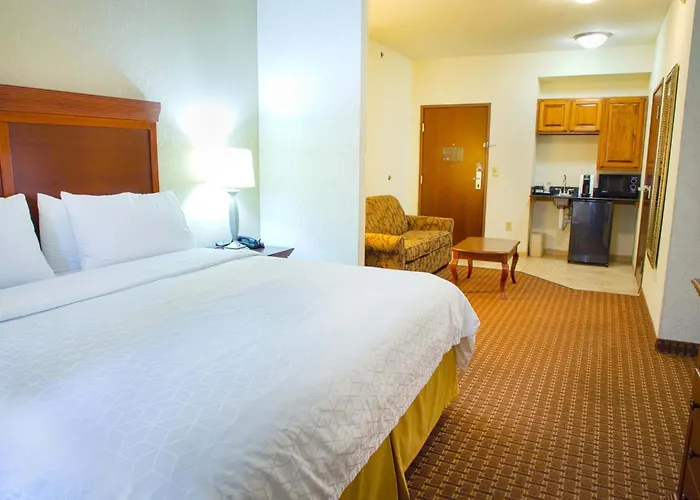 Holiday Inn Express Hotel & Suites Center By Ihg