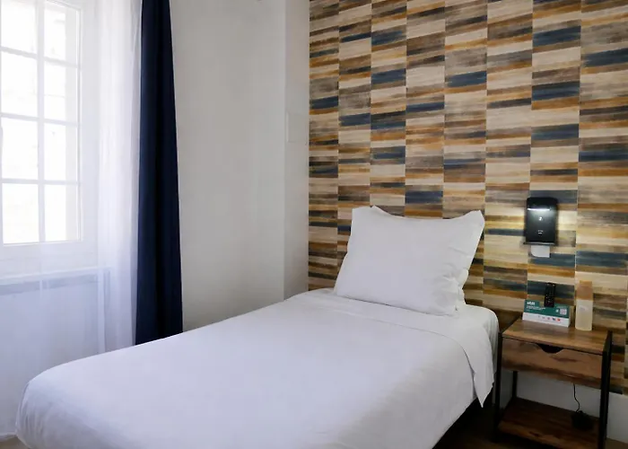 Hôtel La Porte Saint Pierre-Logis Hôtel Intra Muros RÉNOVÉ en 2026