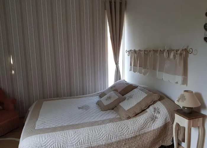 " Chez Nadou " 2 Chambres D' Hotes Dans Maison Independante A 4 Kms D'Uzes