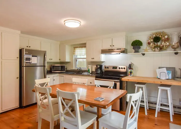 Great Home With Game Space 0 8 Miles From Cooks Brook Beach