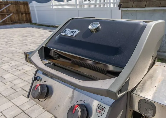 Belmar Beach Bungalow 35 Blocks To Sand Fire Pit, Grill, 3 Beach Badges