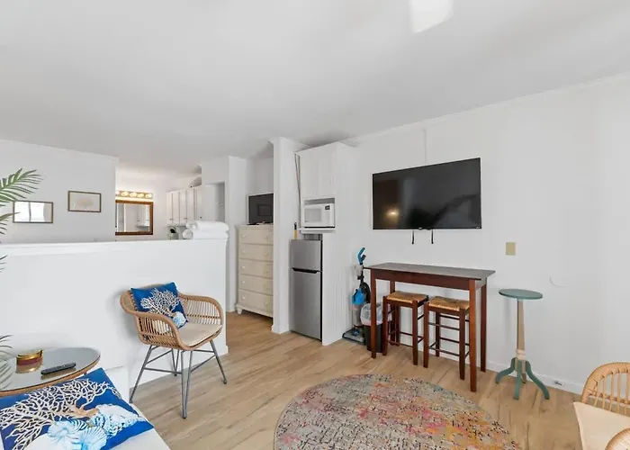 The Queen'S View By Brunswick Vacation Rentals- Renovated Condo At Causeway Inn