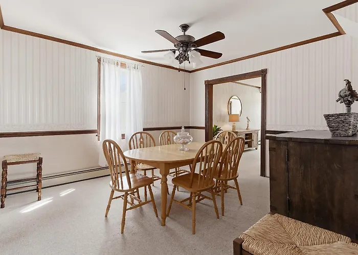 3 Bedroom 2 Bath Beach House Condo- 10 Houses From The Beach Walk To The Beach, Where Every Fisherman'S Paradise Begins