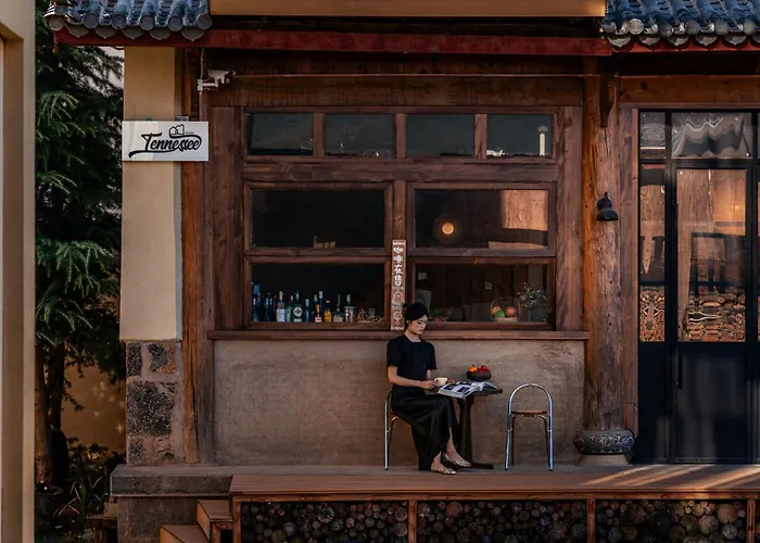 Lijiang Tennessee Moutain Lodge & Cafe - A Luxury Farmstay With Jade Dragon Views At Baisha Village - Free Pick-Up From Airport&Railway Station For 3-Night Stays