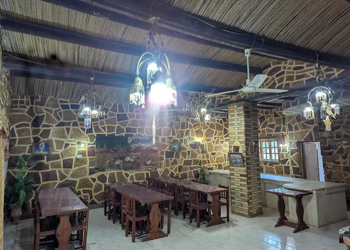 Old Oasis Hotel For Safari Trips
