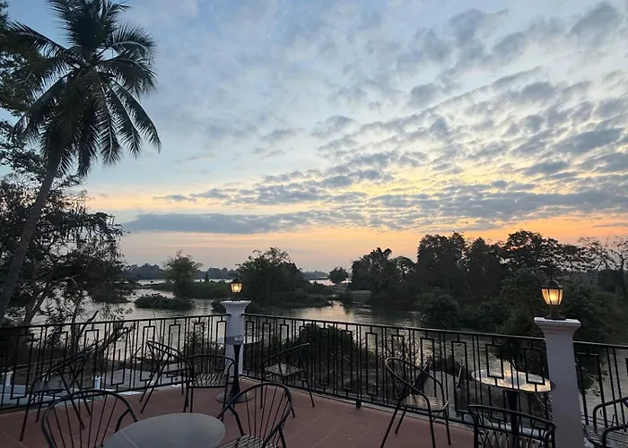 Sunin Hotel Dondet Riverside