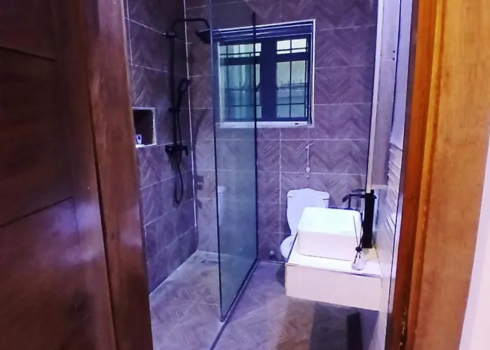 No 5 Hotel