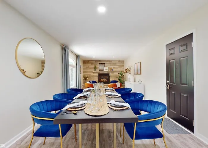 Magnolia Place - Stylish Retreat Near Private Beach