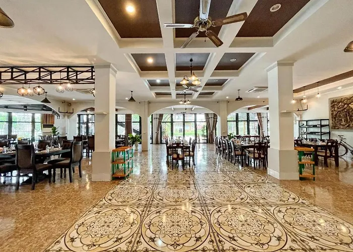 Thakhekmai Guesthouse And Restaurant