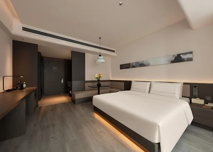 Atour Hotel Hongqiao Fenghuang Ancient City