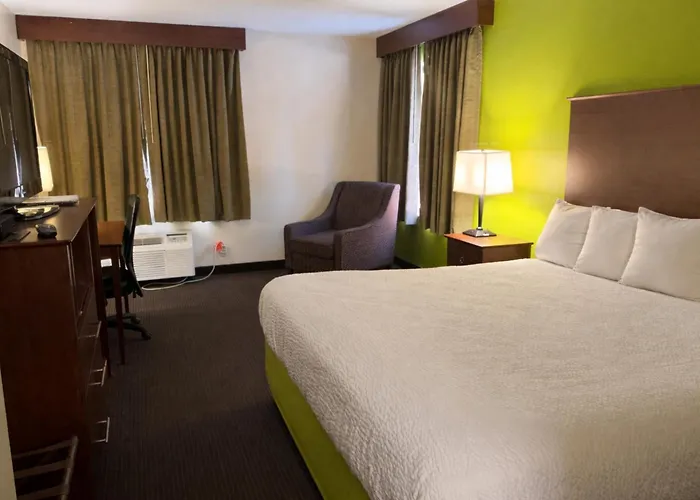Coratel Plus Suites By Jasper Black River Falls