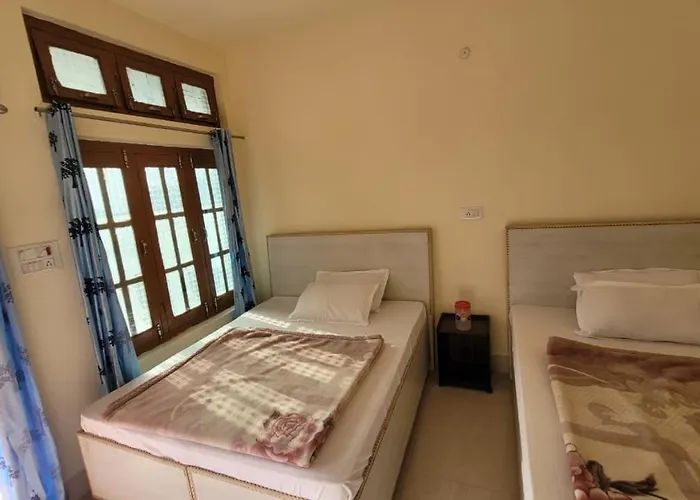 Hotel Navya Dhruv