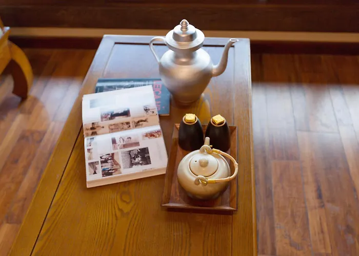 Shangri-La Moon Tibetan Boutique Hotel