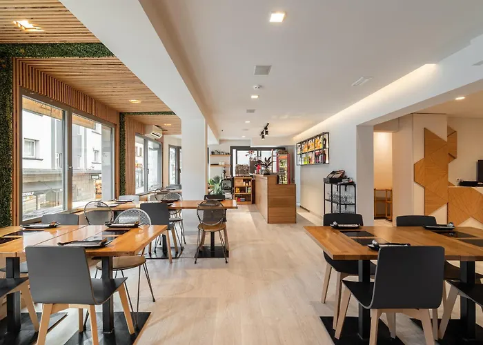 Lee Hotel
