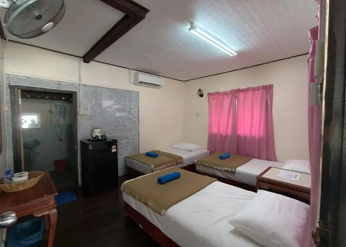 Nazri'S Place 2