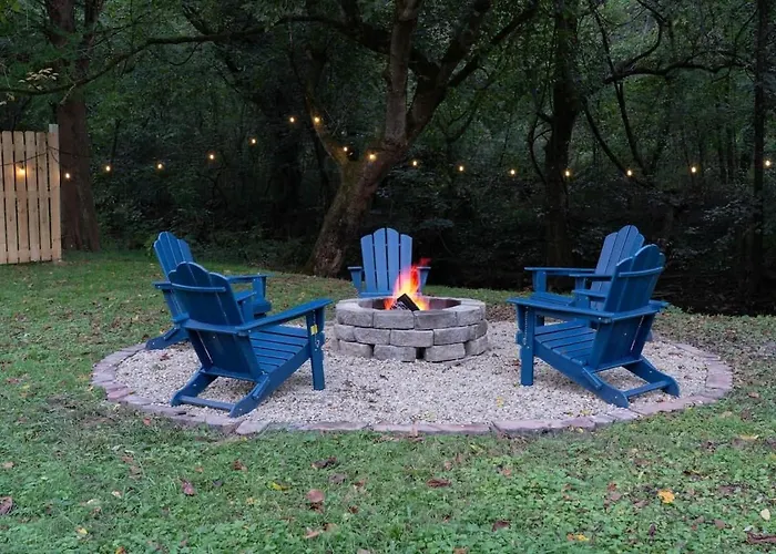Wizard House + Hot Tub, Private Creek, Large Yard, Ev Charge
