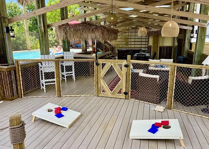 Private Pool, Swim-Up Tiki Bar, Hot Tub, 4 Decks