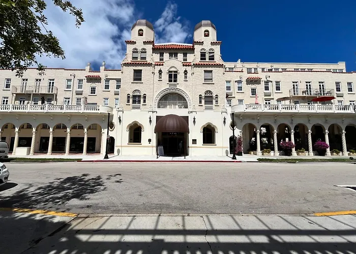 The Green Room - Poolview, Parking Spot, 24X7 Doorman At 1926 Historic Residence On Palm Beach Island