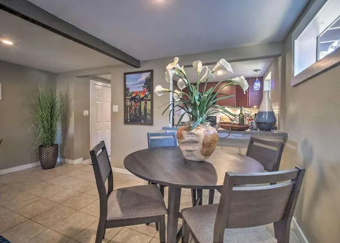 Charming Lakefront Apt Near Disney