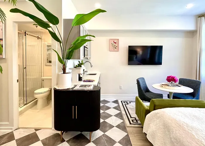 The Green Room - Poolview With Private Parking Spot At 1920S Historic Residence On Palm Beach Island