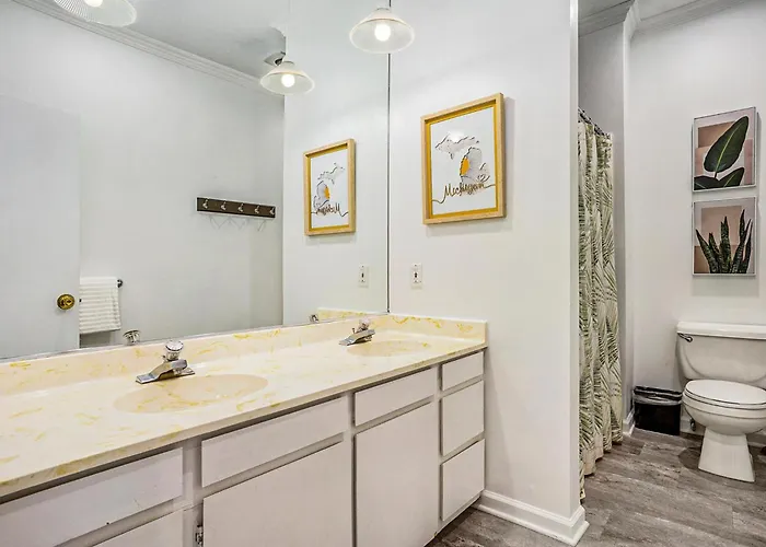 Riverside Suites