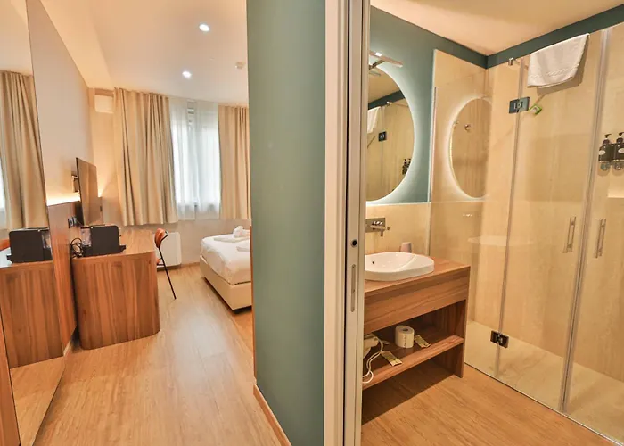 Moody Smart & Comfy Hotel