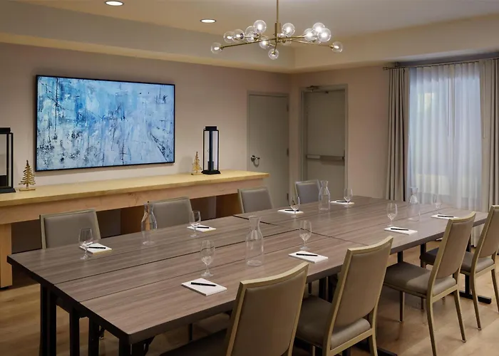 Martis Valley Lodge, Tapestry Collection By Hilton