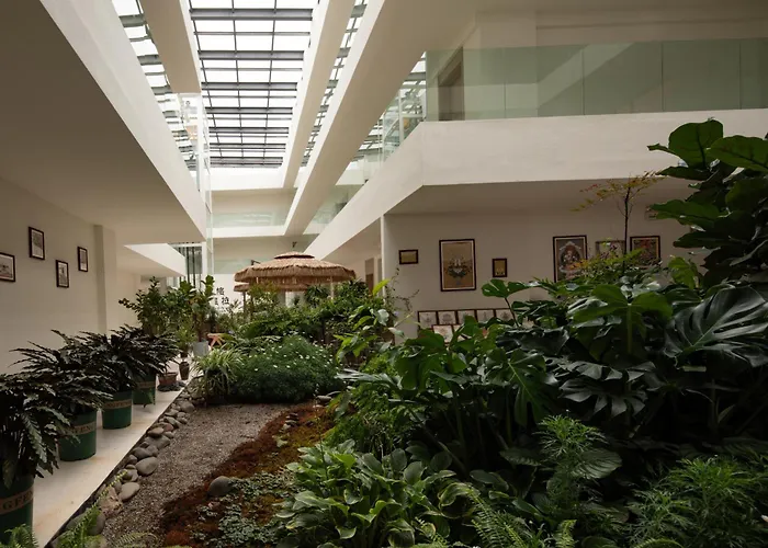 Wait A Moment-Slowleisurely Wabi-Sabi Style Homestay-Shangri La Dukezong Ancient City-Free Shuttle Service To Train Station Or Airport-Tasting Butter Tea