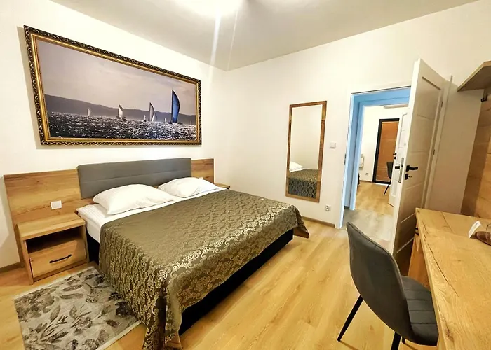 Hotel Robert'S Port