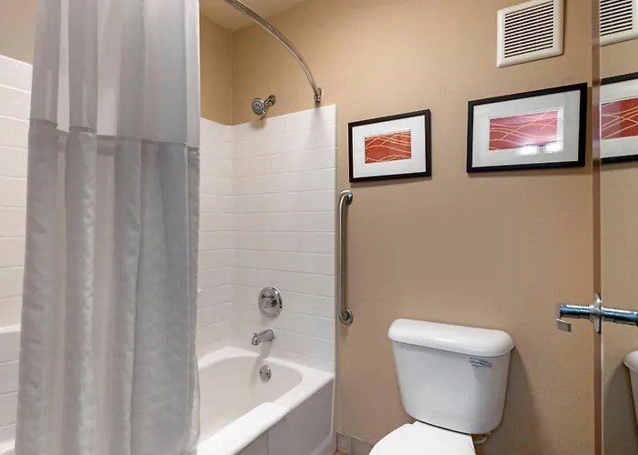Comfort Inn & Suites Salem Northeast