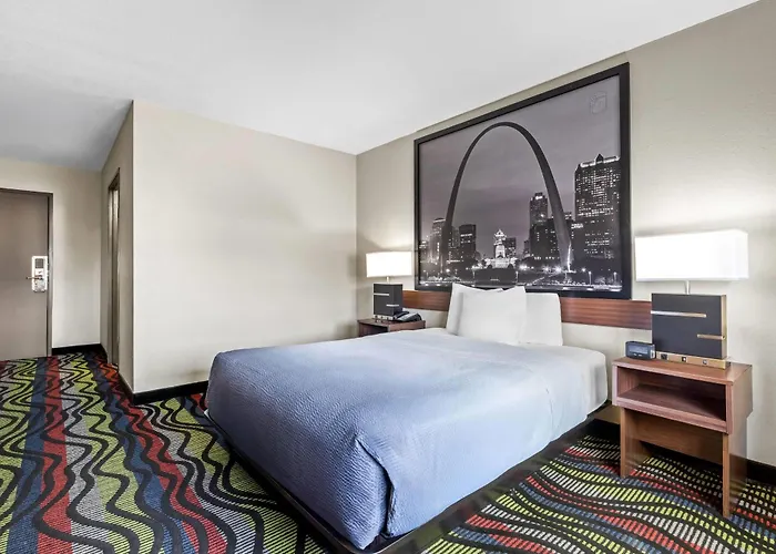 Super 8 By Wyndham Farmington