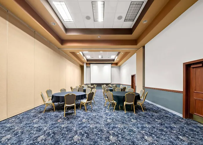Suburban Studios, Kearney