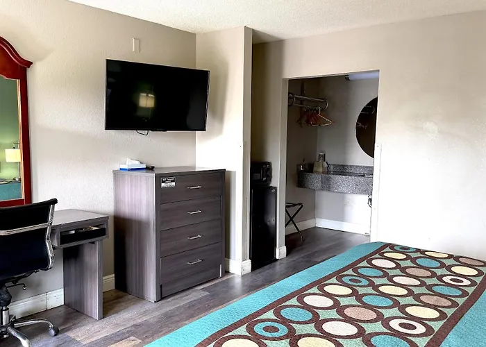 Super 8 By Wyndham Marianna I-10