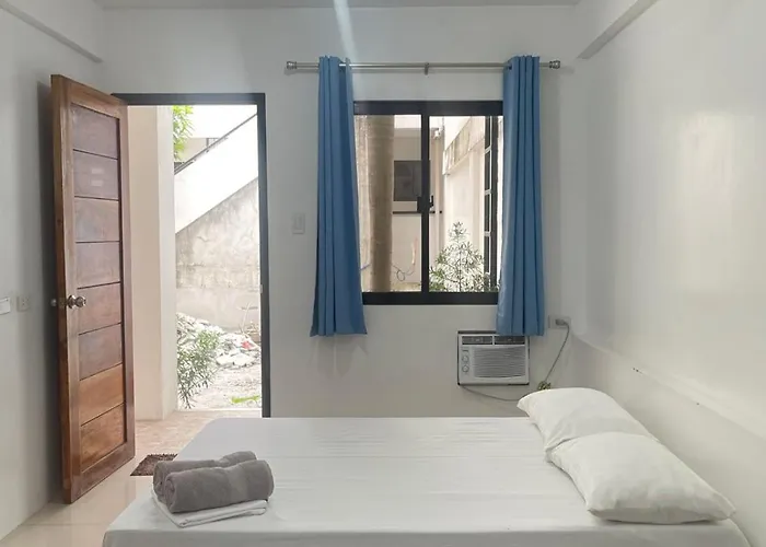 The Palines Apartment Hotel - Muntinlupa Near Evia