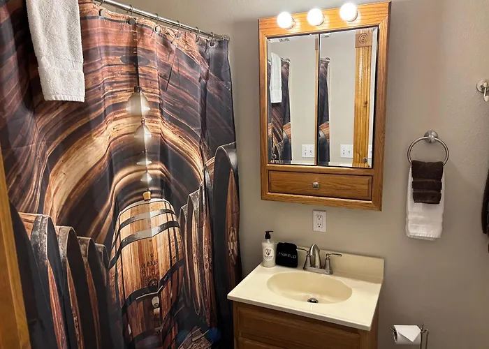 Hermann Crown Suites