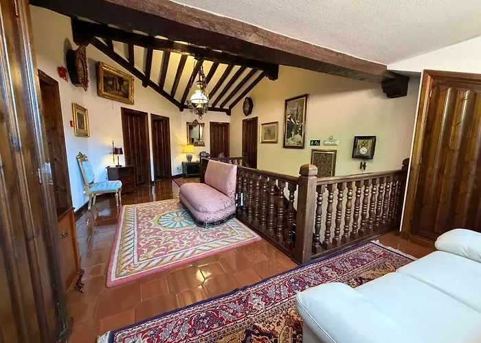 Hotel Santillana