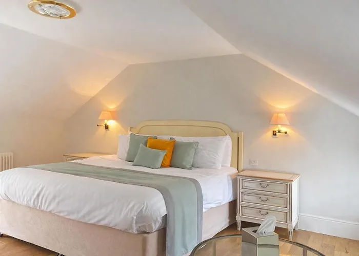 The Dixcart Hotel