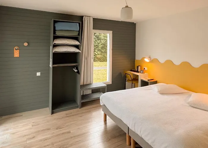 Hotel Les Voisins Beaucemaine