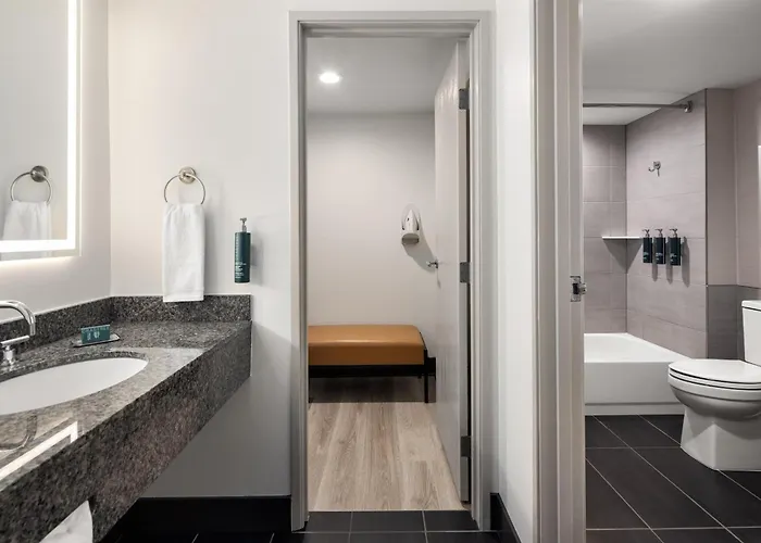 Doubletree By Hilton Racine Harbourwalk
