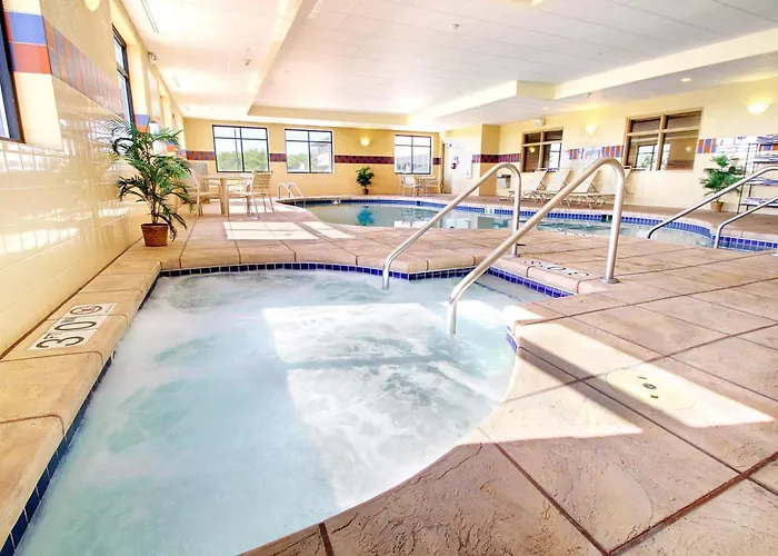 Hampton Inn & Suites West Bend