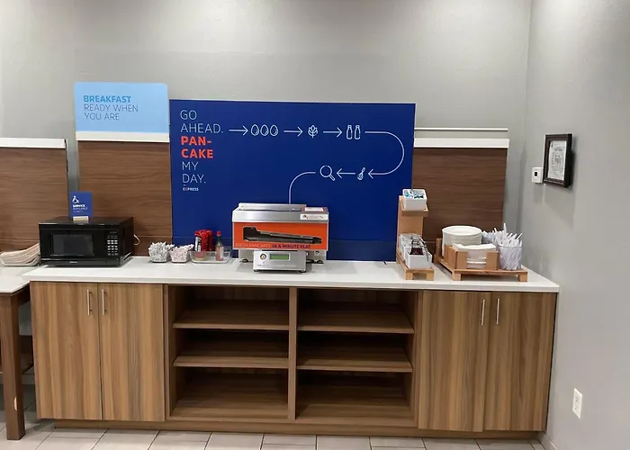 Holiday Inn Express Hotels Grants - Milan By Ihg