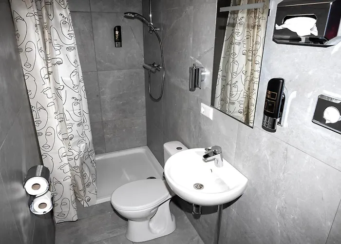 Amsterdam Teleport Hotel - Free Parking