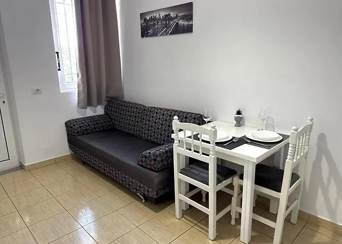 Apartments Klajdi
